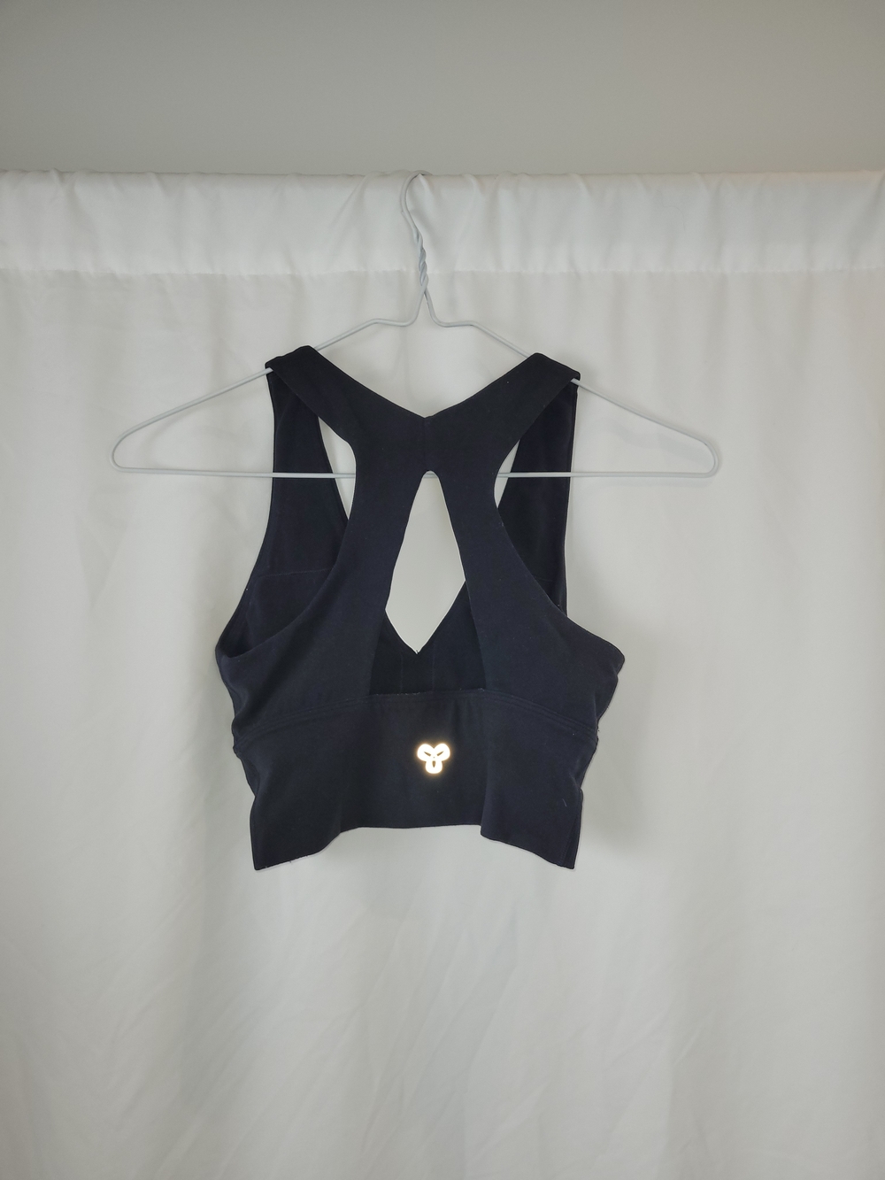TNA Black V-Neck Racerback Crop Top - Picture 2 of 5